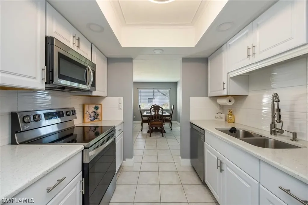 3036 Kings Lake Boulevard Naples FL 34112