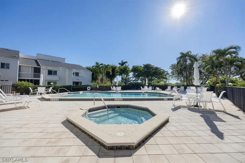 3036 Kings Lake Boulevard Naples FL 34112