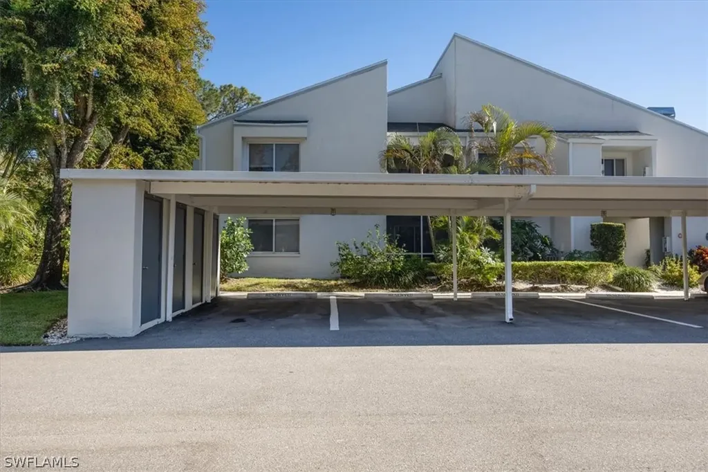 3036 Kings Lake Boulevard Naples FL 34112