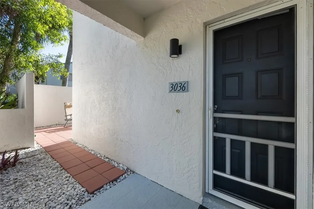 3036 Kings Lake Boulevard Naples FL 34112