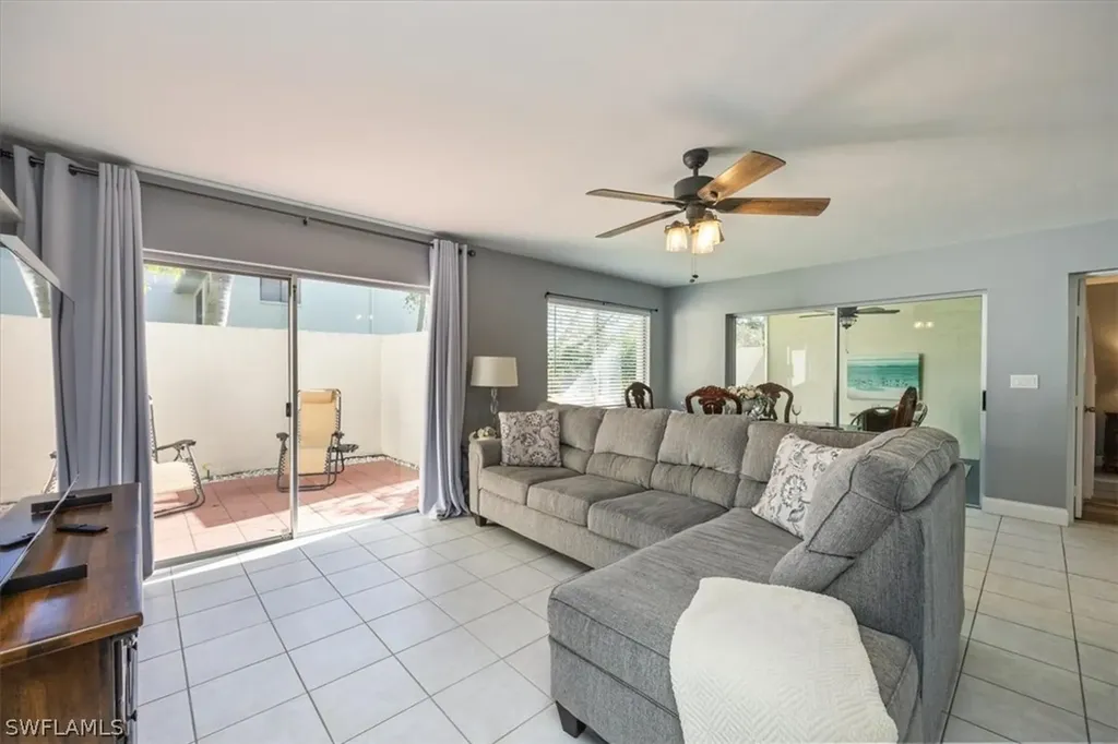 3036 Kings Lake Boulevard Naples FL 34112