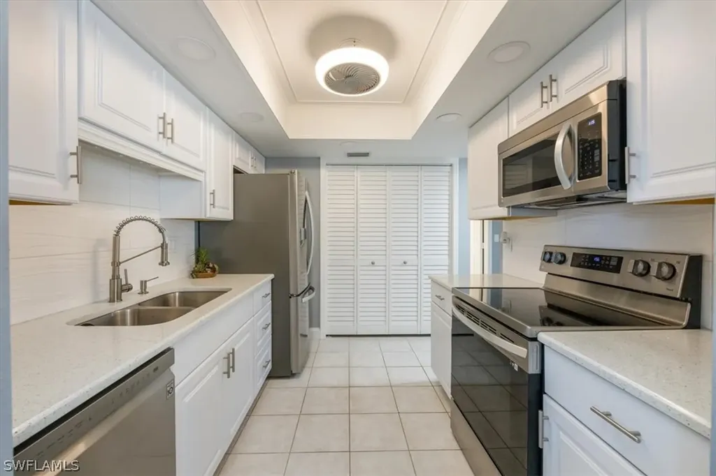 3036 Kings Lake Boulevard Naples FL 34112