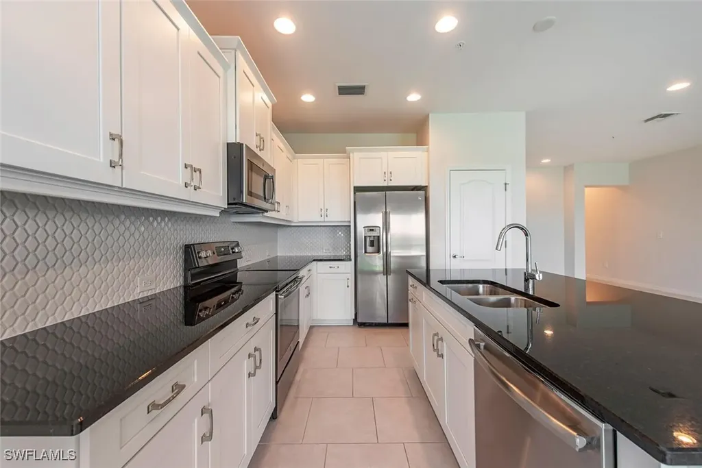6972 Avalon Circle Naples FL 34112