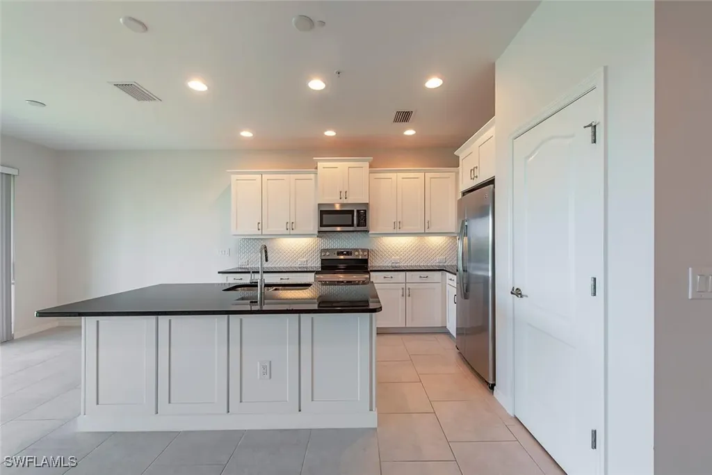 6972 Avalon Circle Naples FL 34112