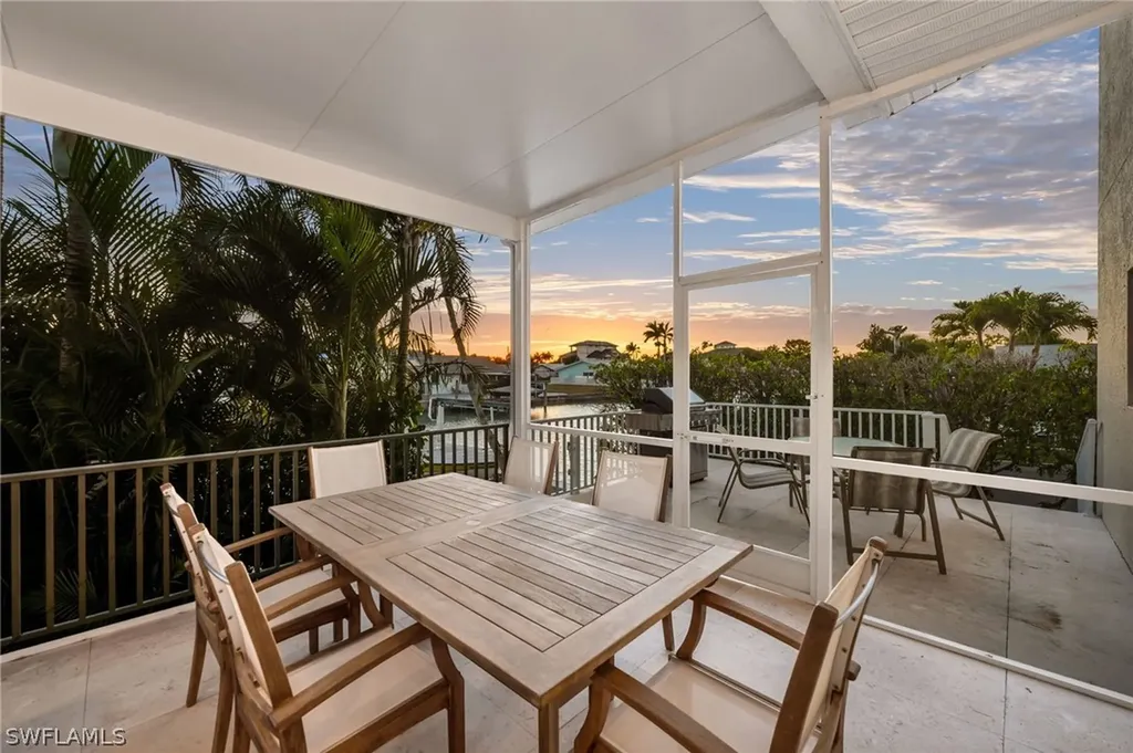 132 E Hilo Street Naples FL 34113