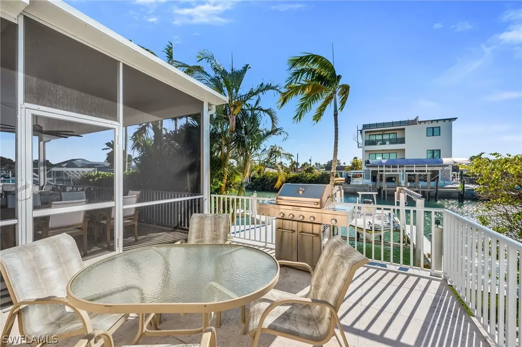 132 E Hilo Street Naples FL 34113