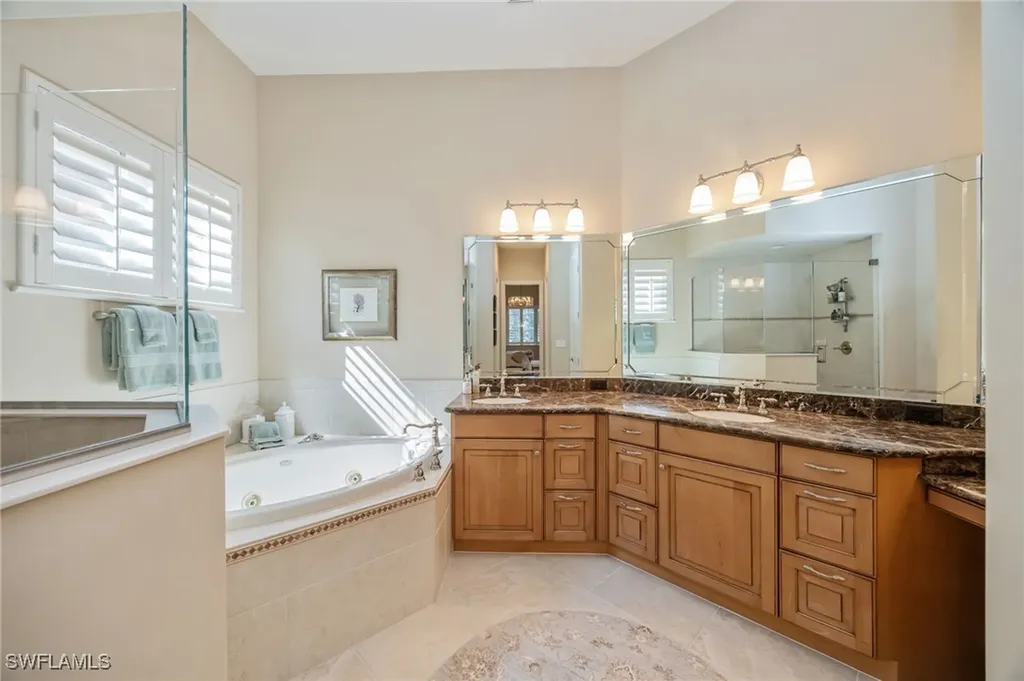 5596 Hammock Isle Drive Naples FL 34119