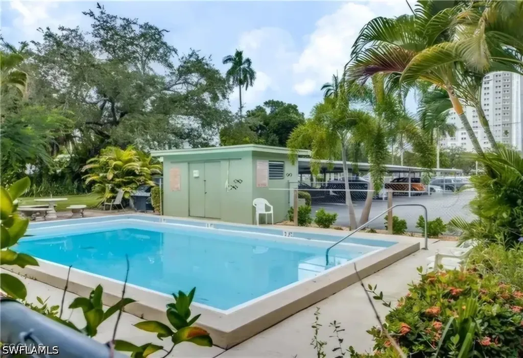 2544 1st Street Fort Myers FL 33901