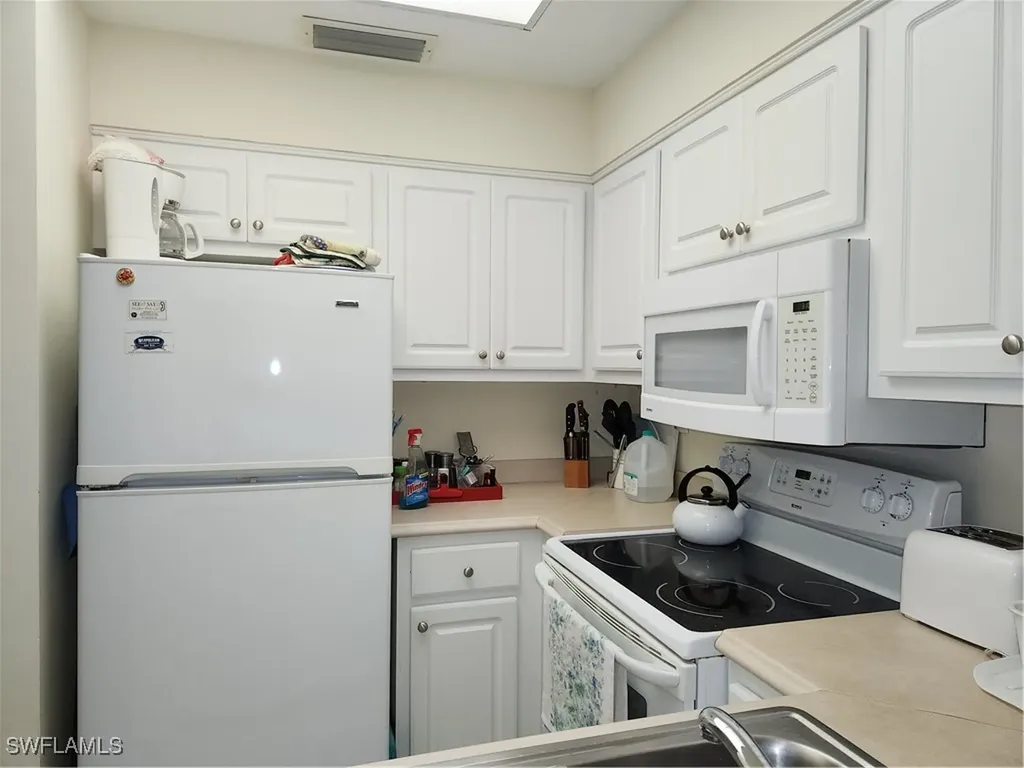 3320 Olympic Drive Naples FL 34105