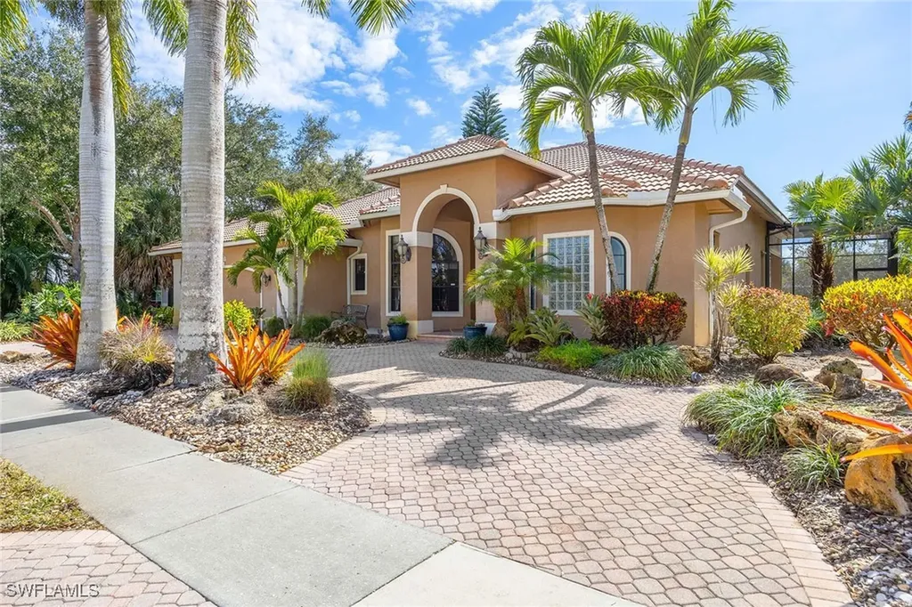 146 Windward Cay Naples FL 34114