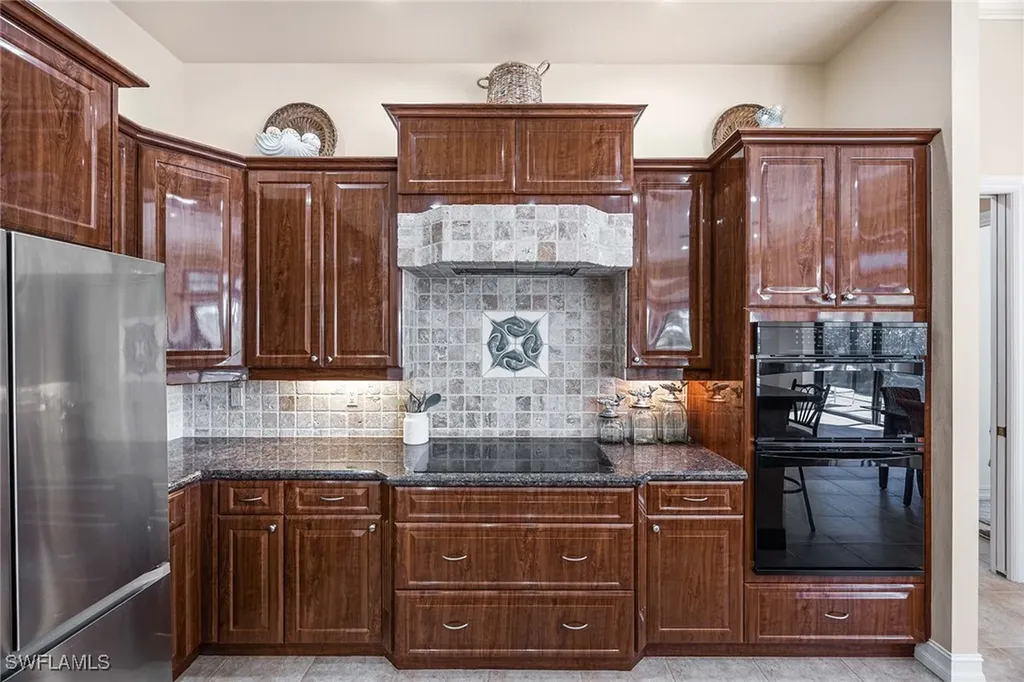 146 Windward Cay Naples FL 34114