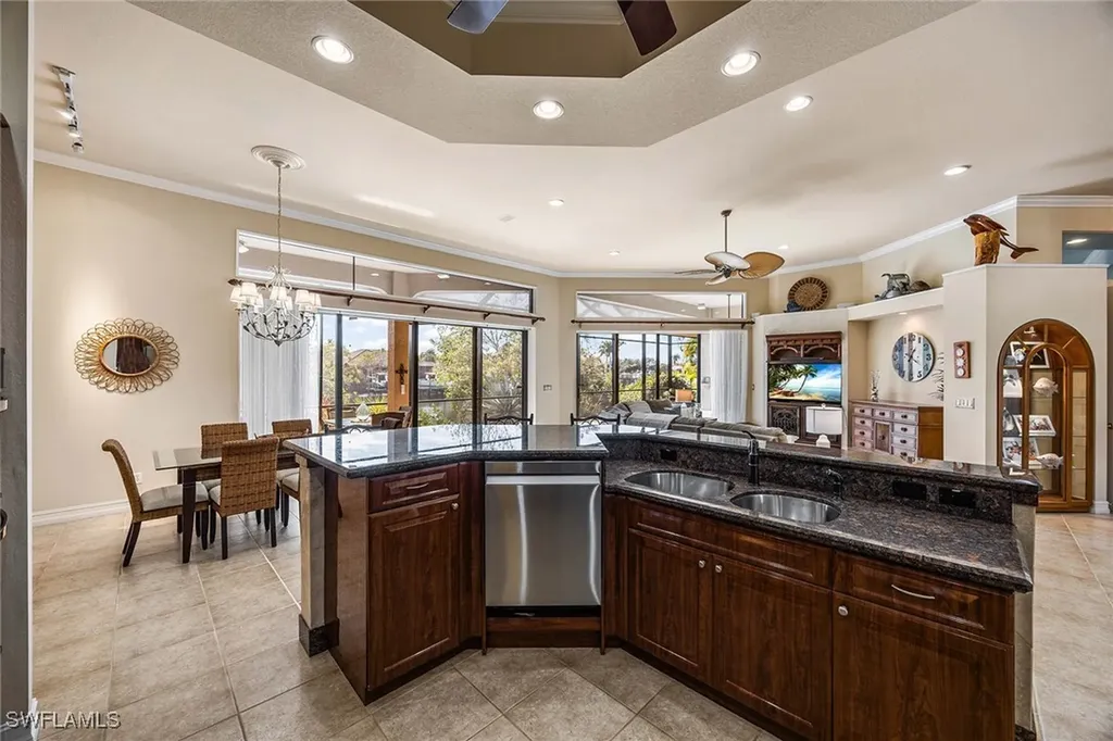 146 Windward Cay Naples FL 34114