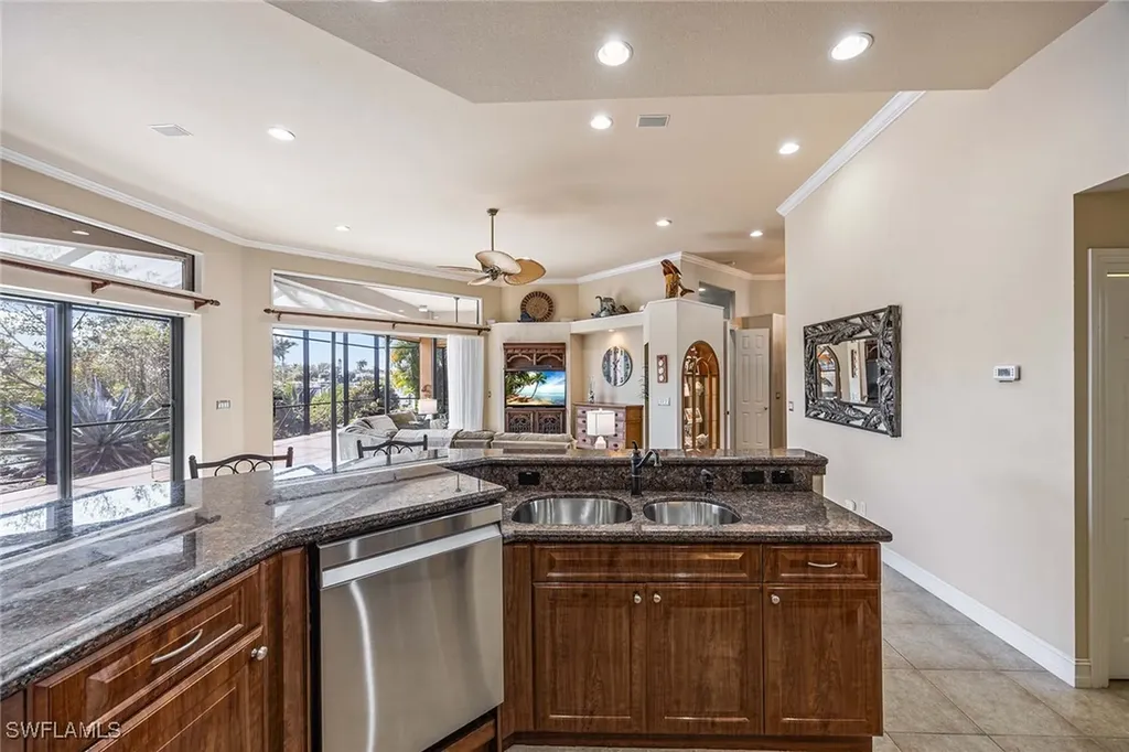 146 Windward Cay Naples FL 34114