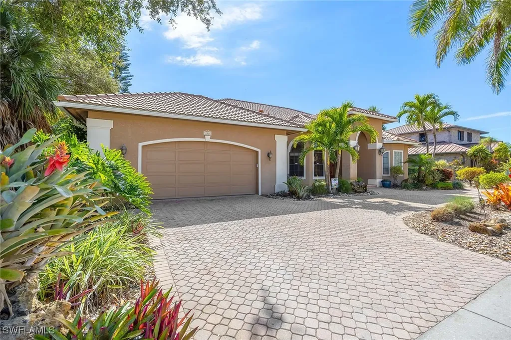 146 Windward Cay Naples FL 34114