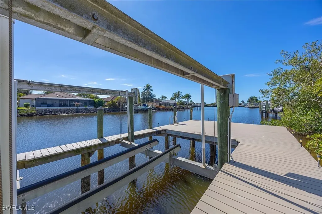 146 Windward Cay Naples FL 34114