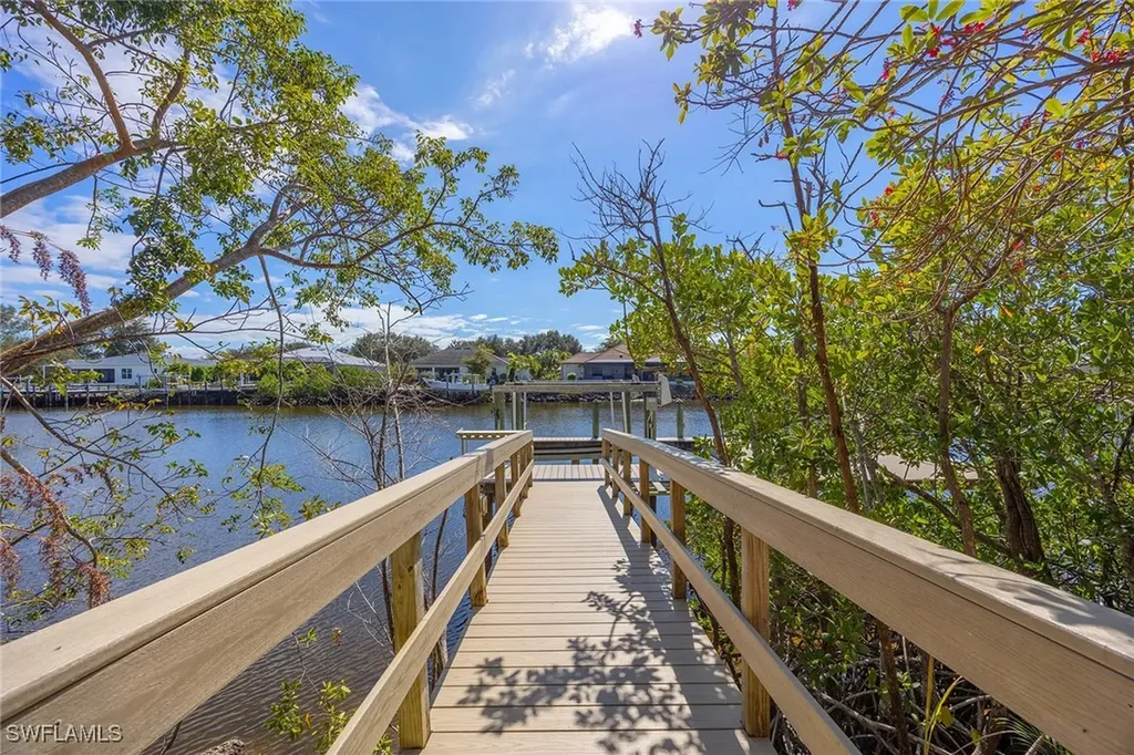 146 Windward Cay Naples FL 34114