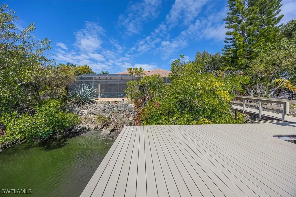 146 Windward Cay Naples FL 34114
