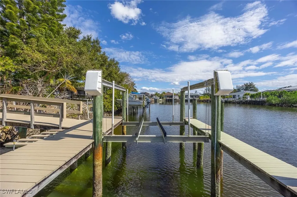 146 Windward Cay Naples FL 34114