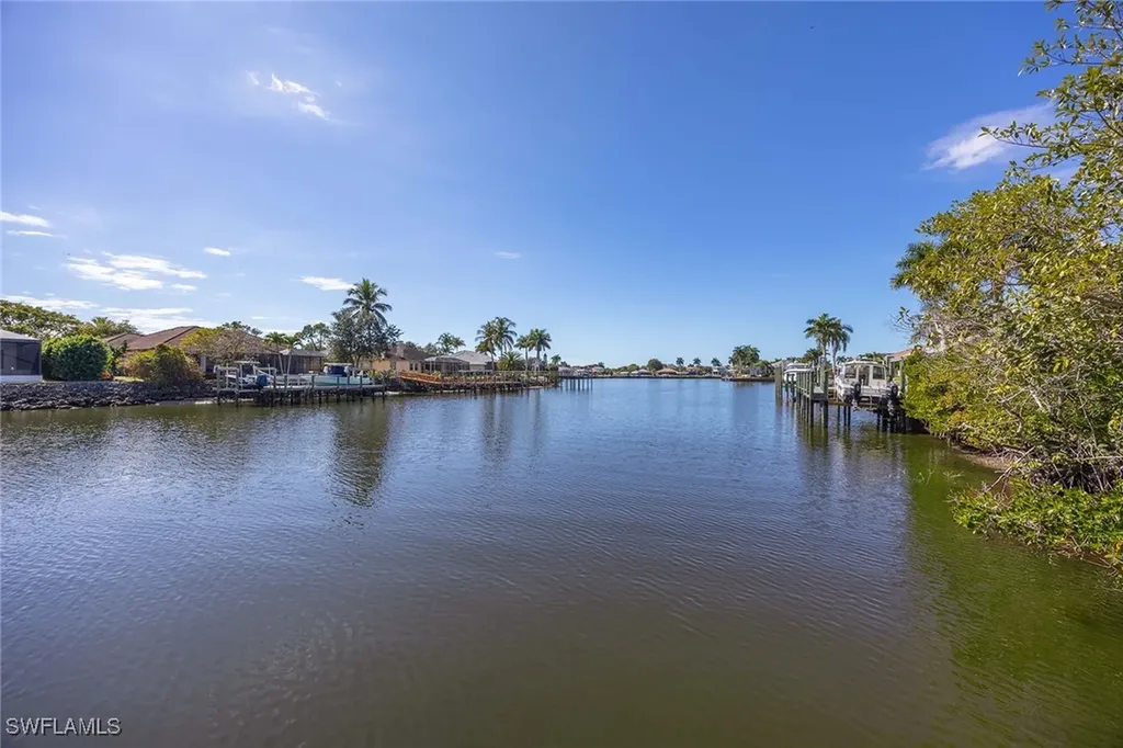 146 Windward Cay Naples FL 34114