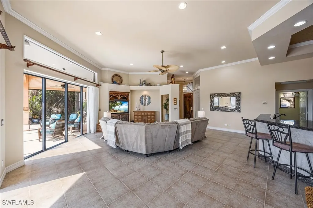 146 Windward Cay Naples FL 34114