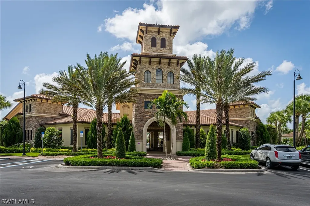 9163 Woodhurst Drive Naples FL 34120