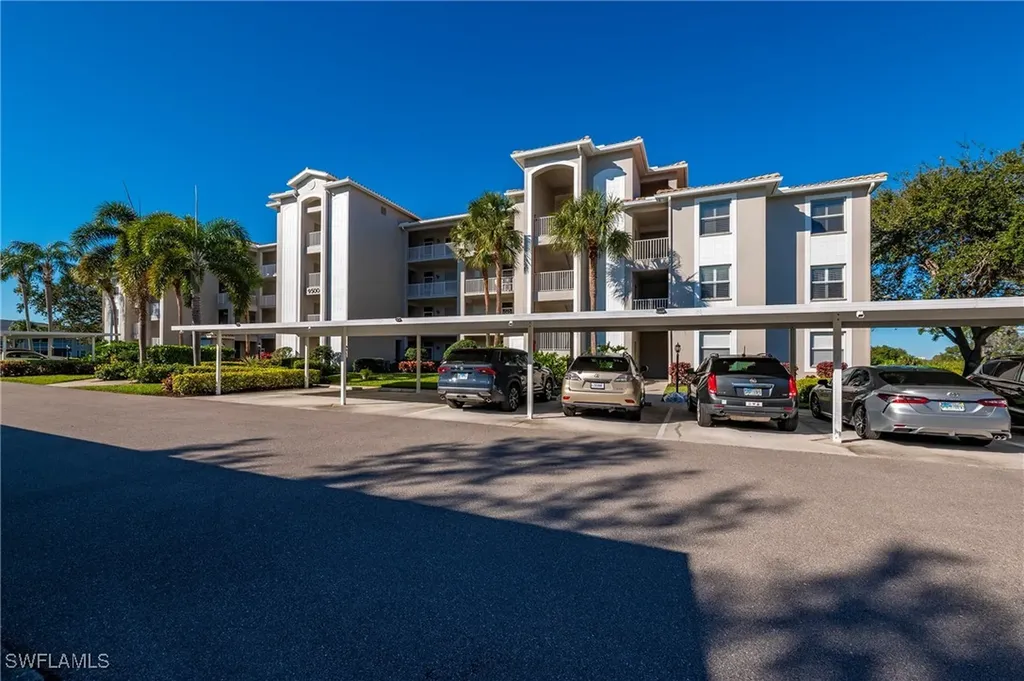 Bonita Springs FL, 9500 Highland Woods Boulevard, Unit 105