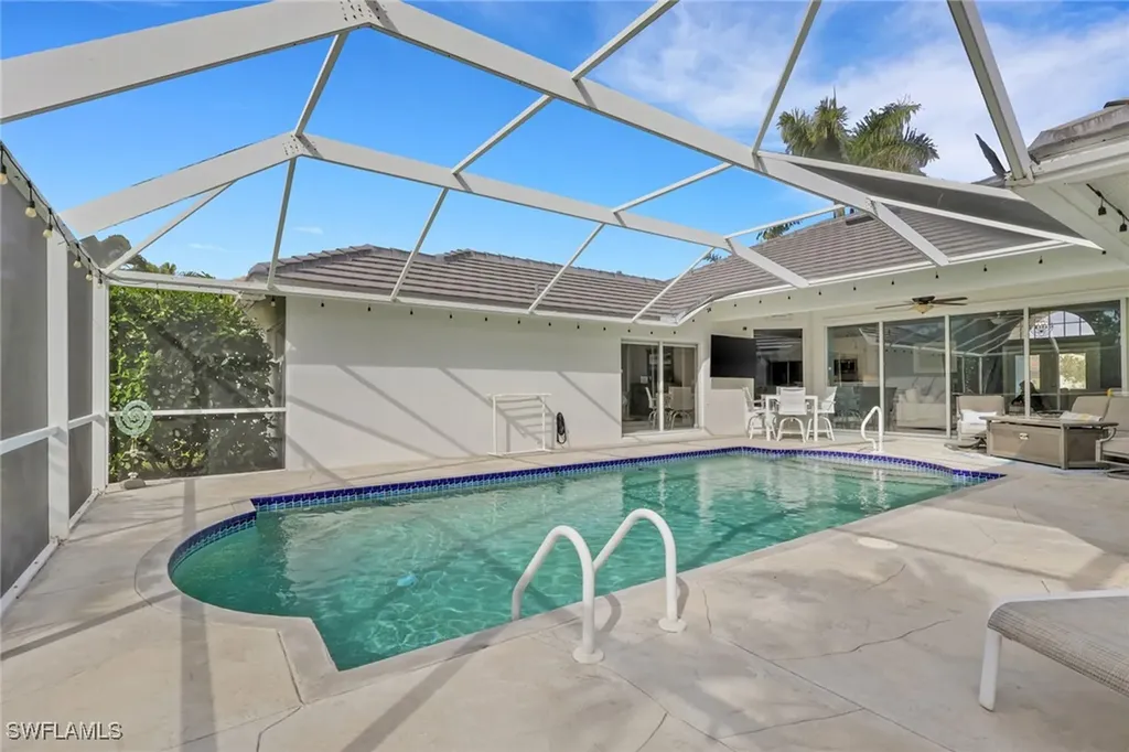 1092 Tivoli Drive Naples FL 34104