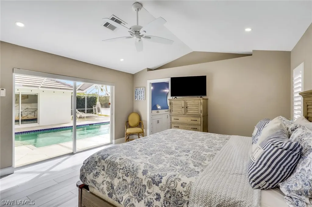 1092 Tivoli Drive Naples FL 34104
