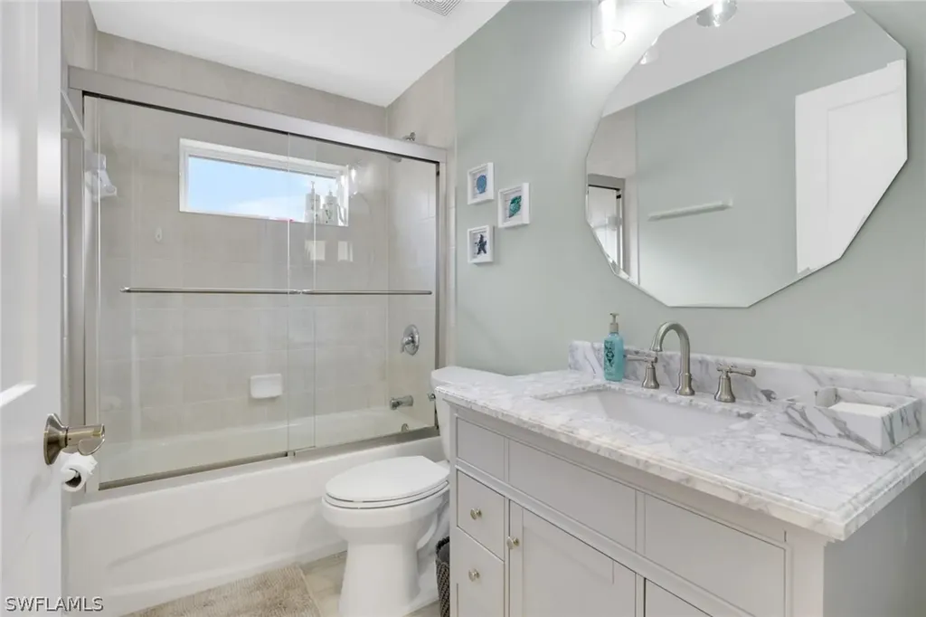 1092 Tivoli Drive Naples FL 34104
