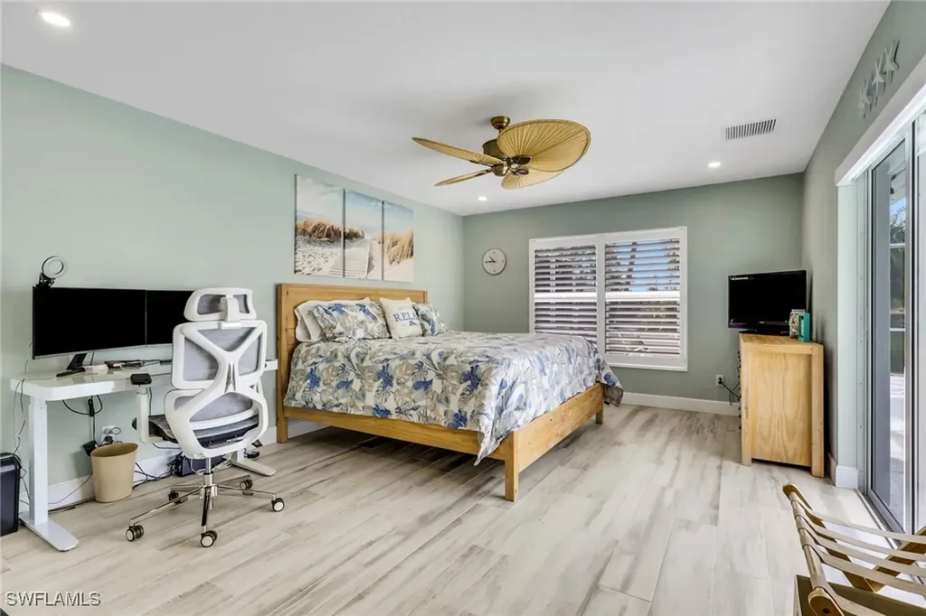 1092 Tivoli Drive Naples FL 34104
