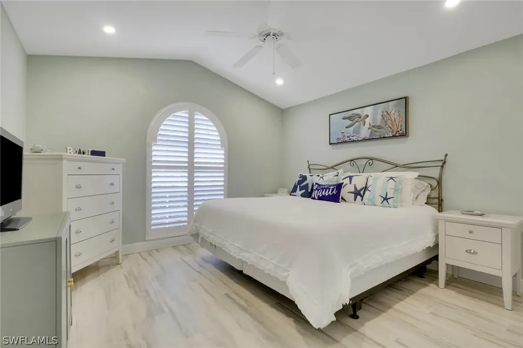 1092 Tivoli Drive Naples FL 34104