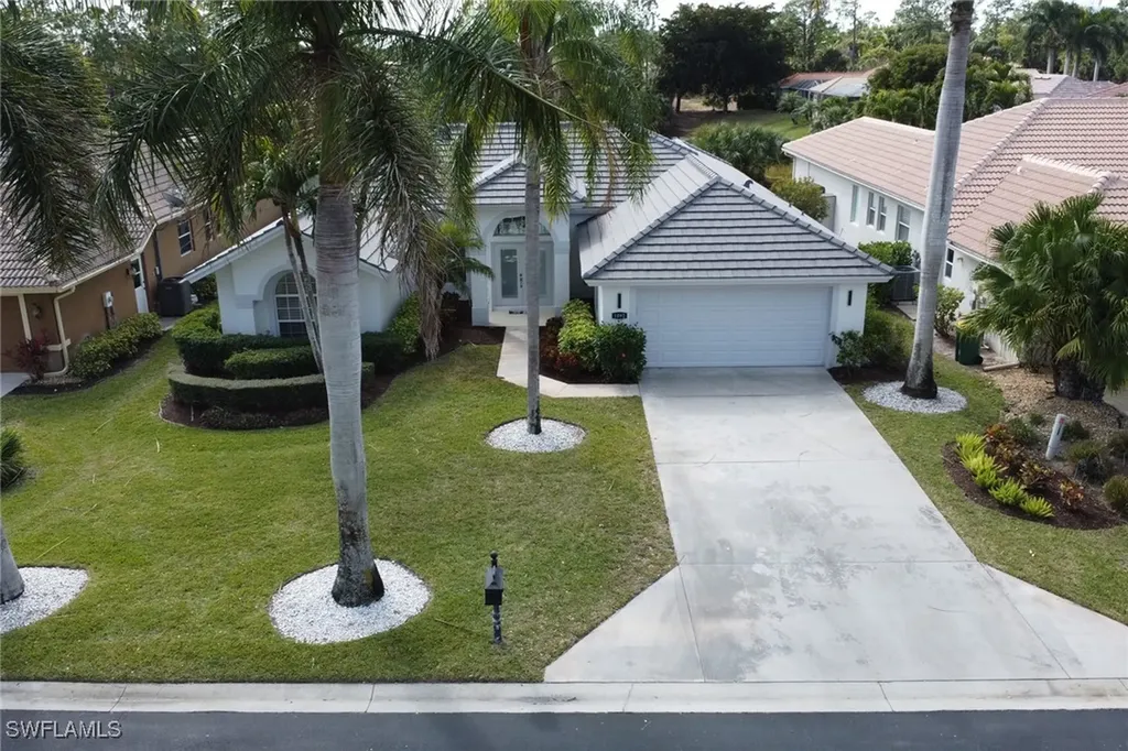 1092 Tivoli Drive Naples FL 34104