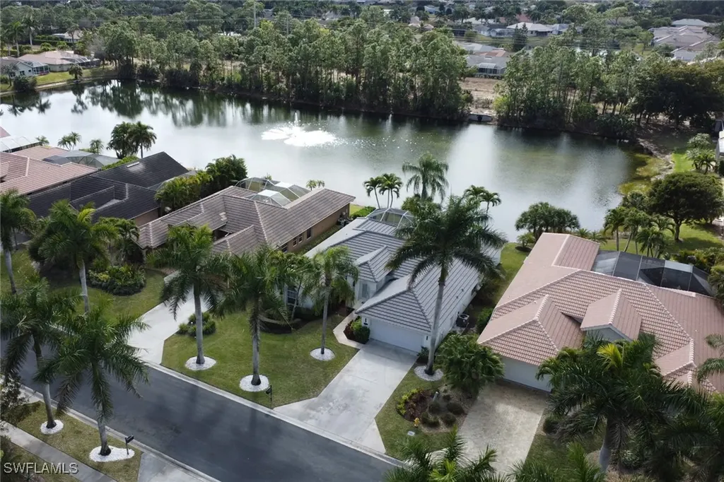 1092 Tivoli Drive Naples FL 34104
