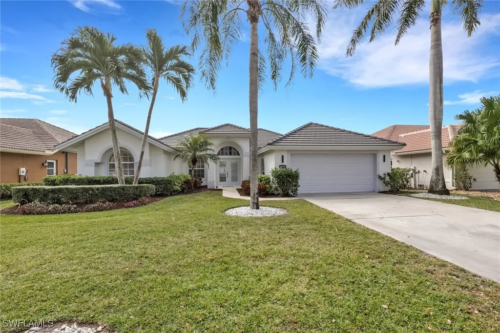 1092 Tivoli Drive Naples FL 34104