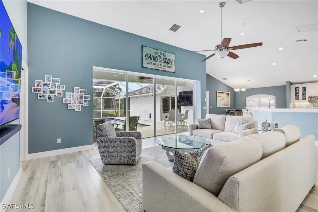 1092 Tivoli Drive Naples FL 34104
