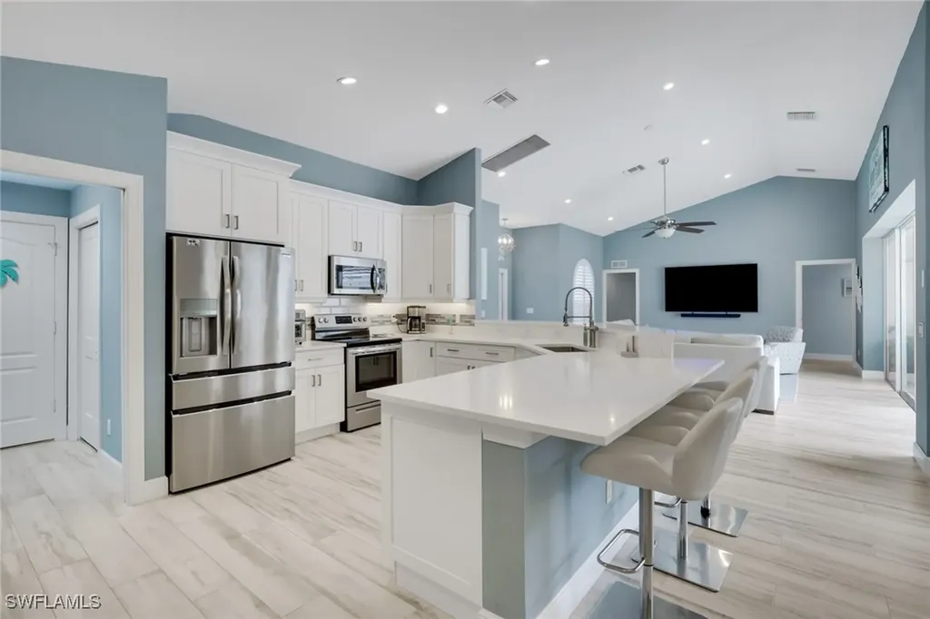 1092 Tivoli Drive Naples FL 34104