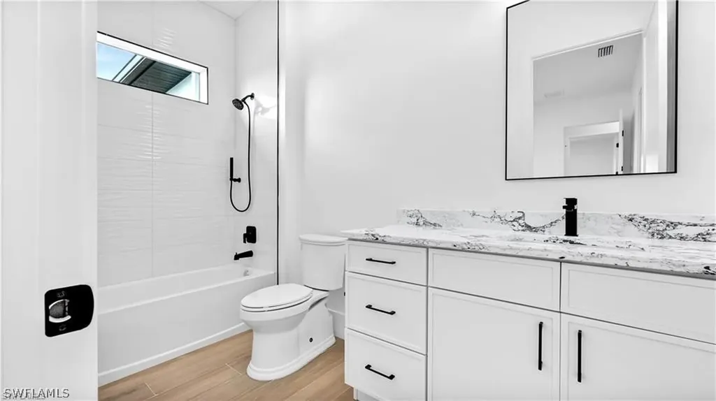 117 NE 5th Terrace Cape Coral FL 33909
