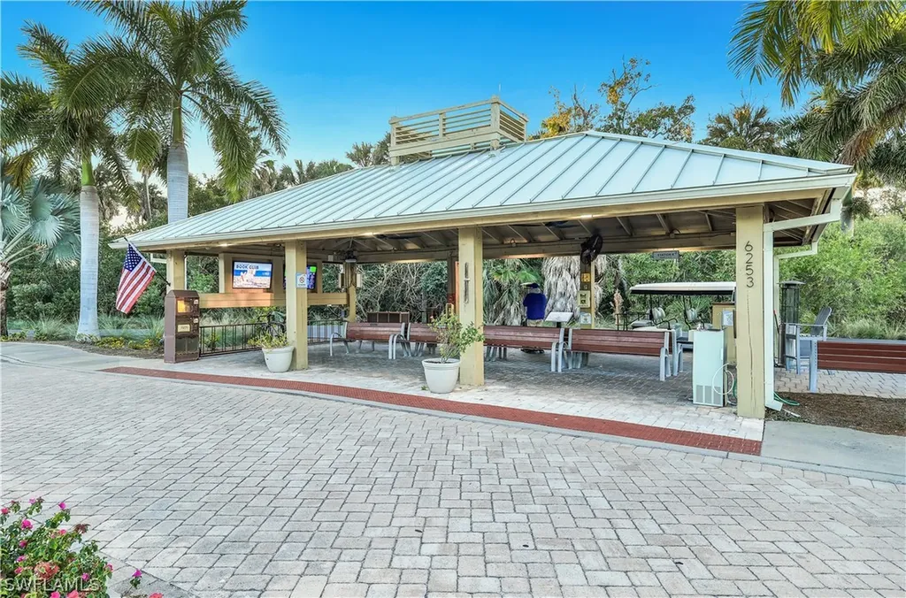 717 Pine Creek Lane Naples FL 34108