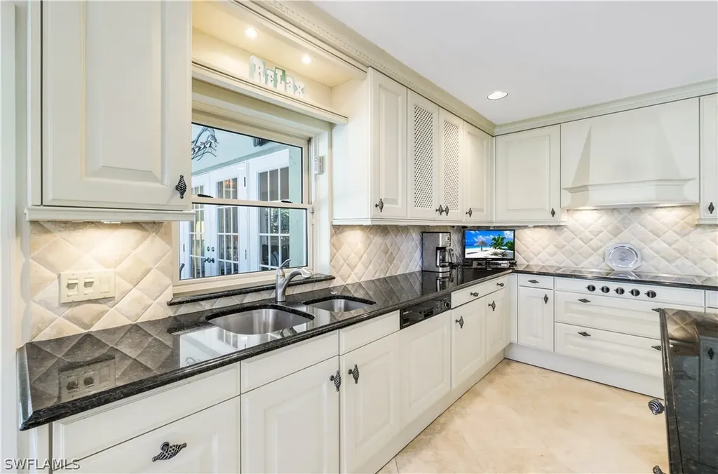 717 Pine Creek Lane Naples FL 34108