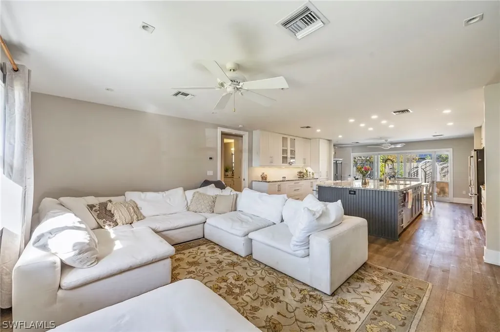 1185 Pompei Lane Naples FL 34103