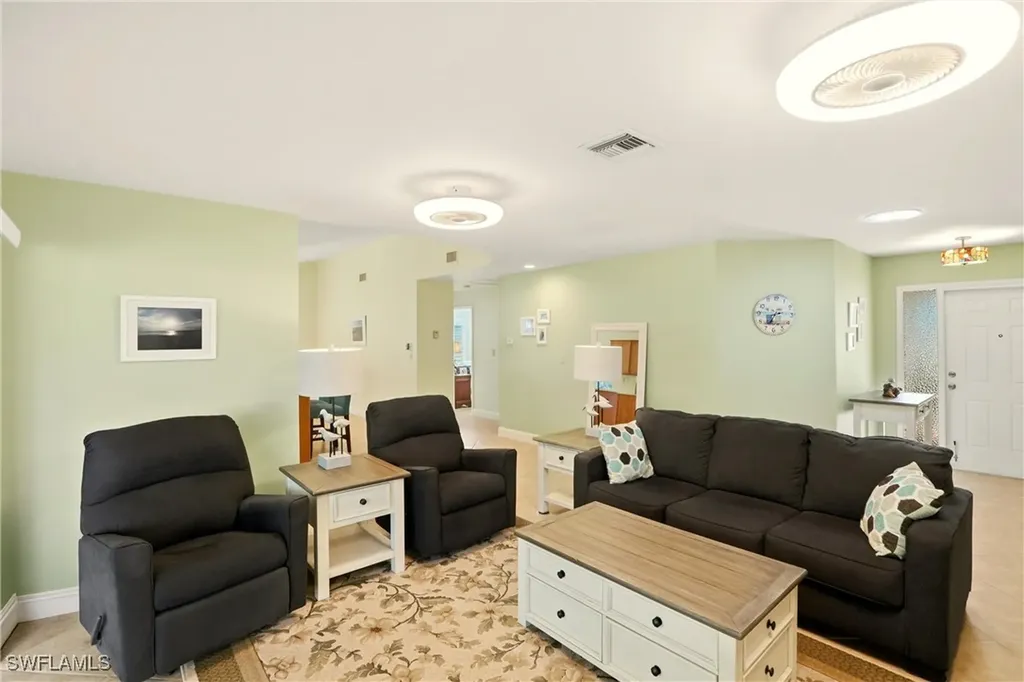 142 Old Tamiami Trail Naples FL 34110