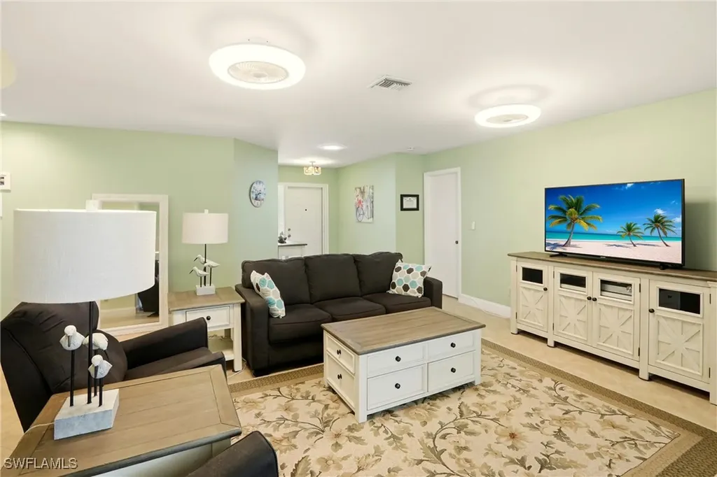 142 Old Tamiami Trail Naples FL 34110
