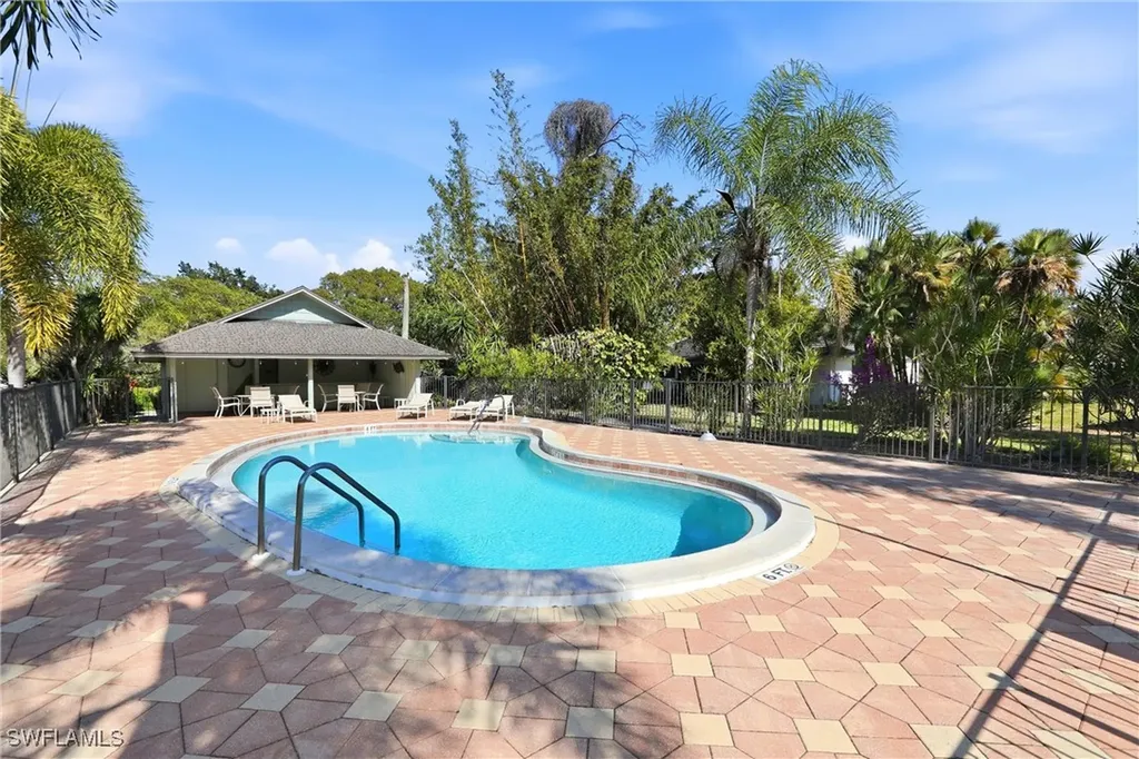 142 Old Tamiami Trail Naples FL 34110