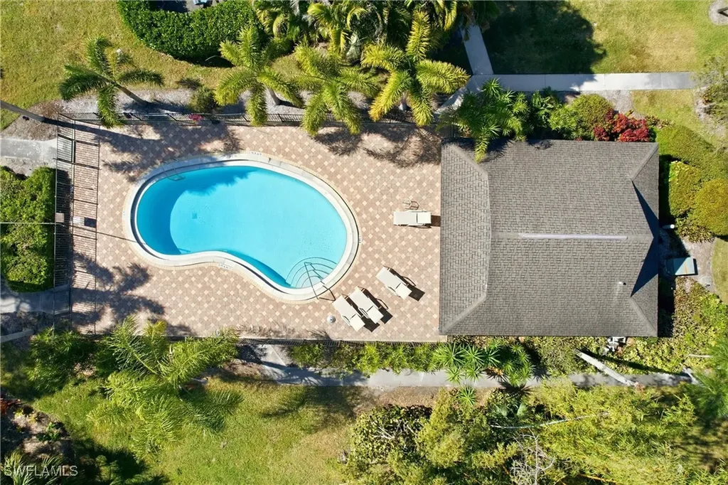 142 Old Tamiami Trail Naples FL 34110
