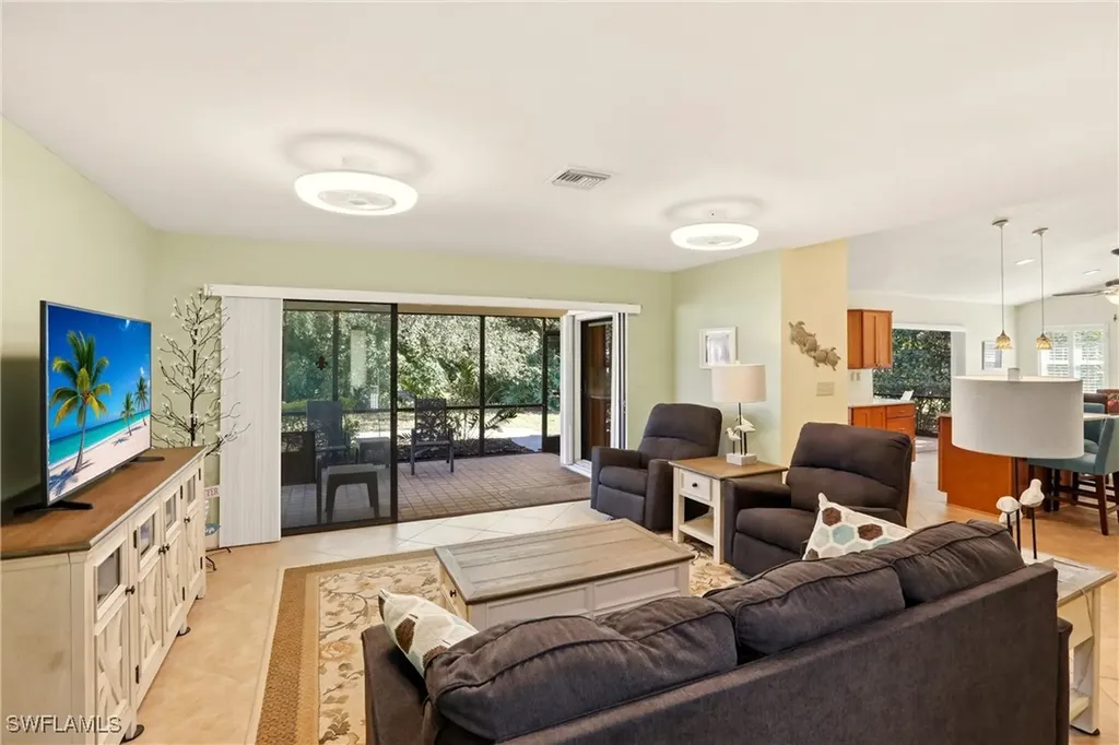 142 Old Tamiami Trail Naples FL 34110