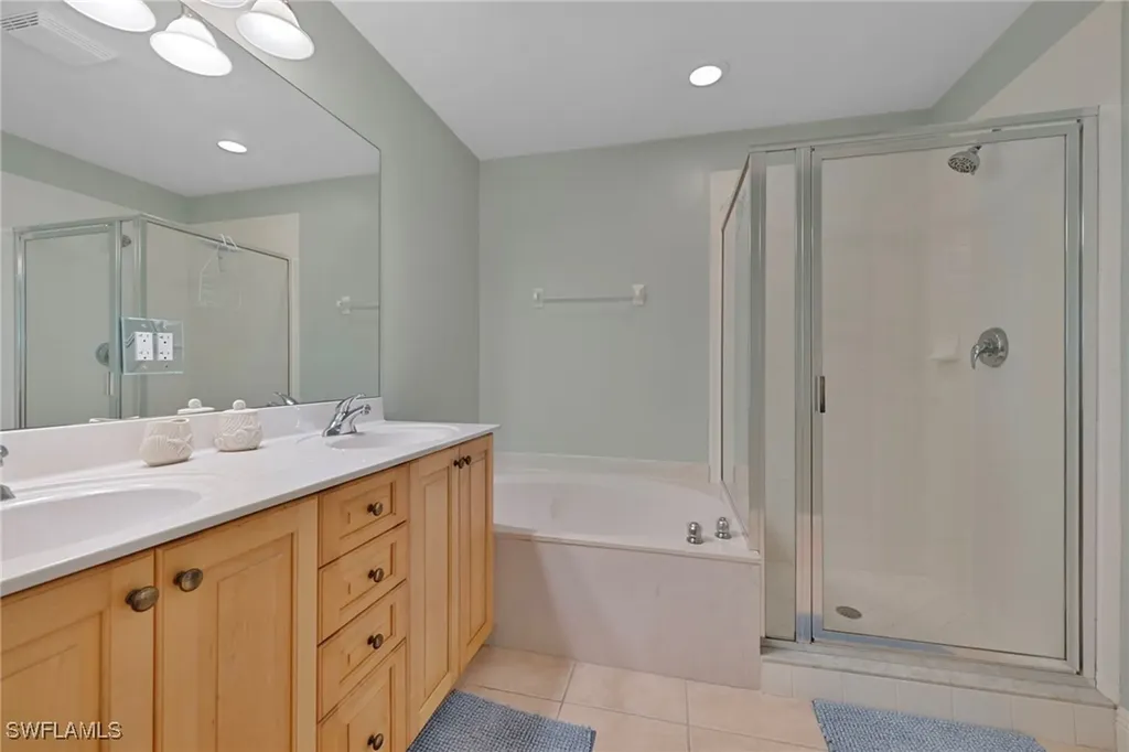 1128 Manor Lake Drive Naples FL 34110