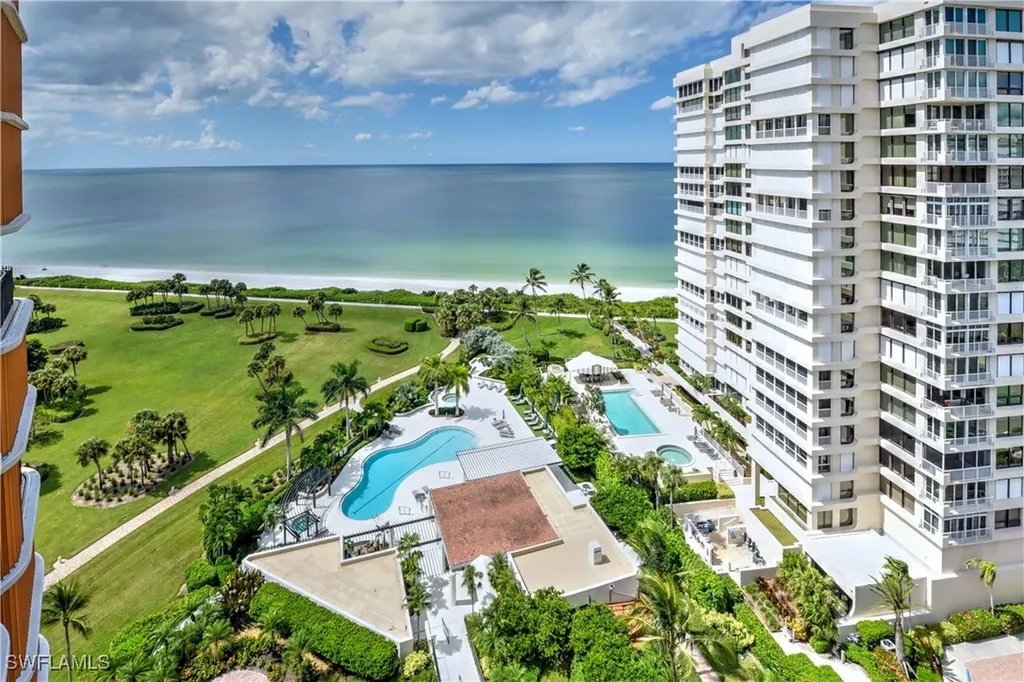 Naples FL, 4251 Gulf Shore Boulevard N, Unit 18A