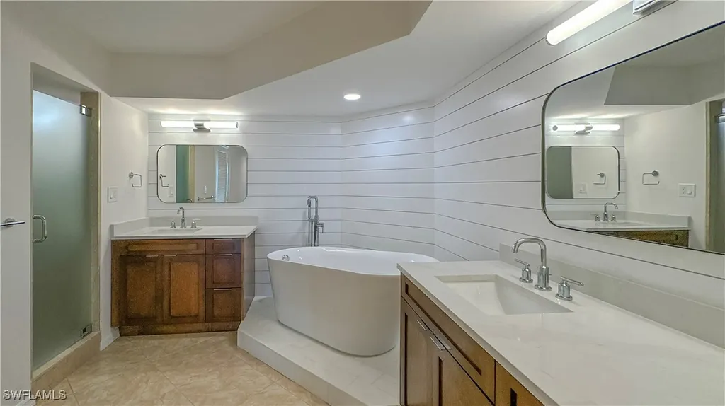 4251 Gulf Shore Boulevard N Naples FL 34103