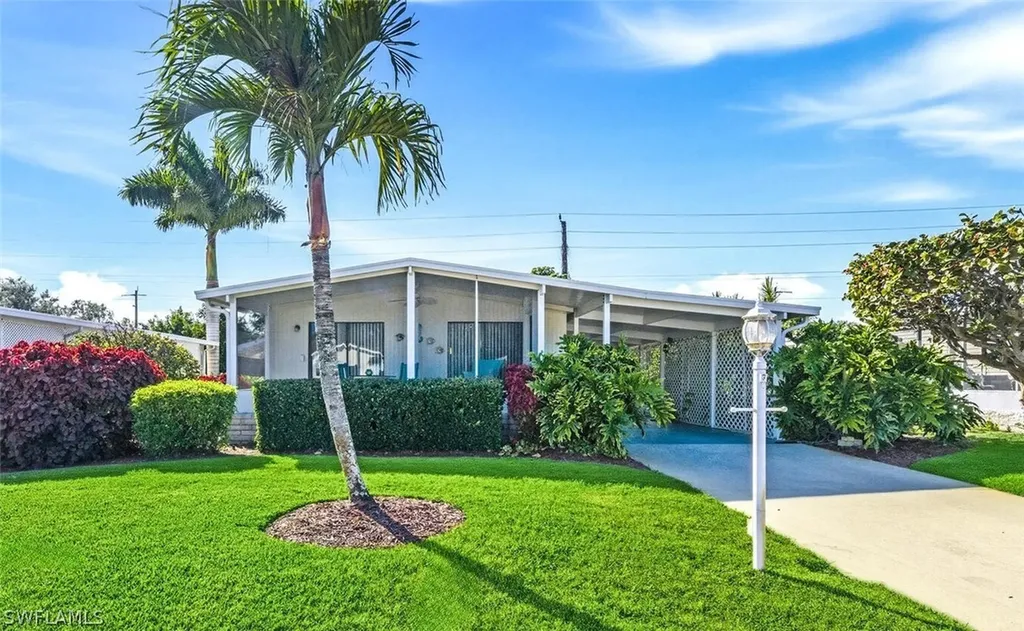 49 Le Mans Drive Naples FL 34112