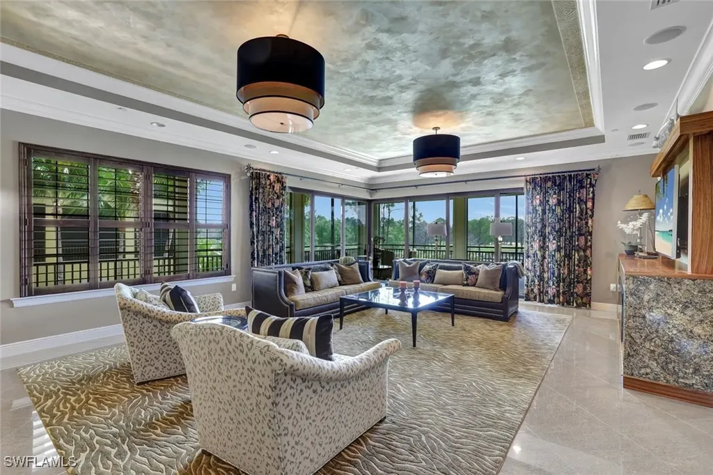 2772 Tiburon Boulevard E Naples FL 34109